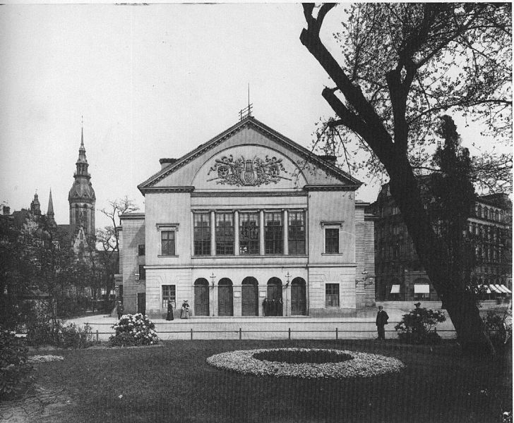 Das Alte Theater am Theaterplatz Nr. 2, nach 1899