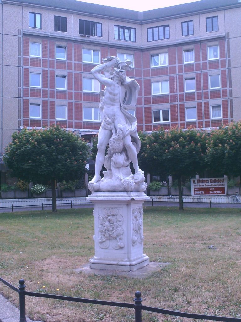 Göttin Juno auf dem Dorotheenplatz in Leipzig. Nachbildung der Stutue von Balthasar Permoser im ehemaligen Apelschen Garten