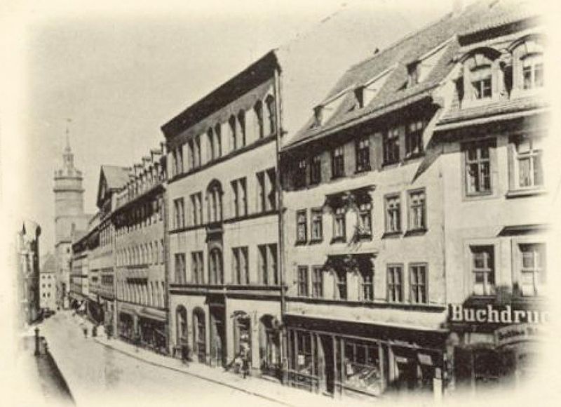 Das von Albert Geutebrück 1855/56 erbaute Beguinenhaus (hohes Gebäude) in der Leipziger Universitätsstraße, abgerissen 1892