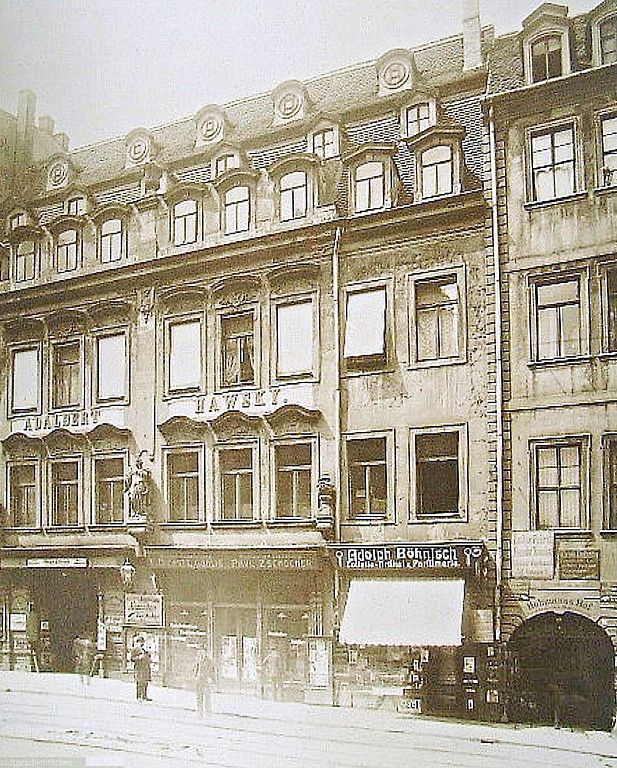 Die Neumarktseite von Hohmanns Hof in Leipzig um 1900
