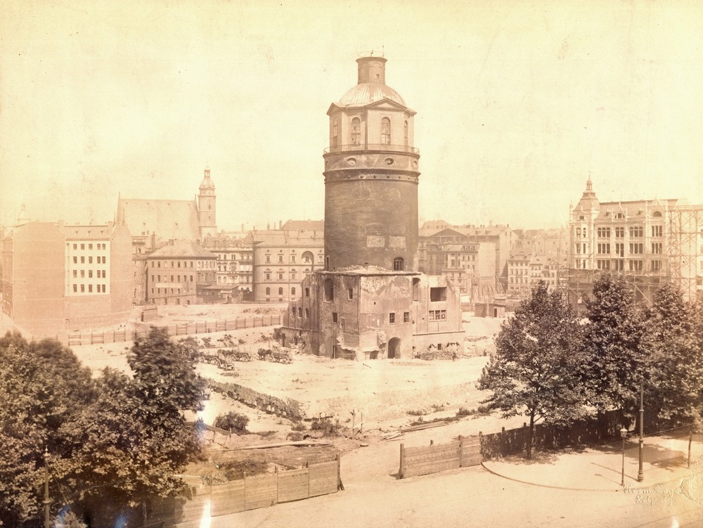 Die Baustelle des Neuen Rathauses zwischen Rathausring und Burgplatz. Blick vom Rathausring nach Norden auf den Burgplatz, 1899