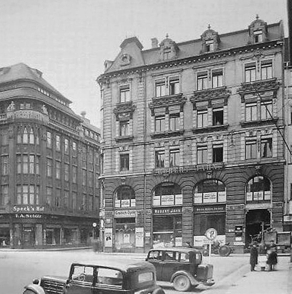  Deutrichs Hof (Leipzig) nach der Nikolaistraße nach dem Neubau von 1896 / Public Domain