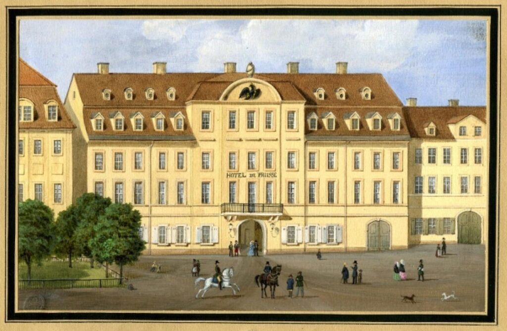  Das Hotel de Prusse am Roßplatz in Leipzig 1882 / Public Domain