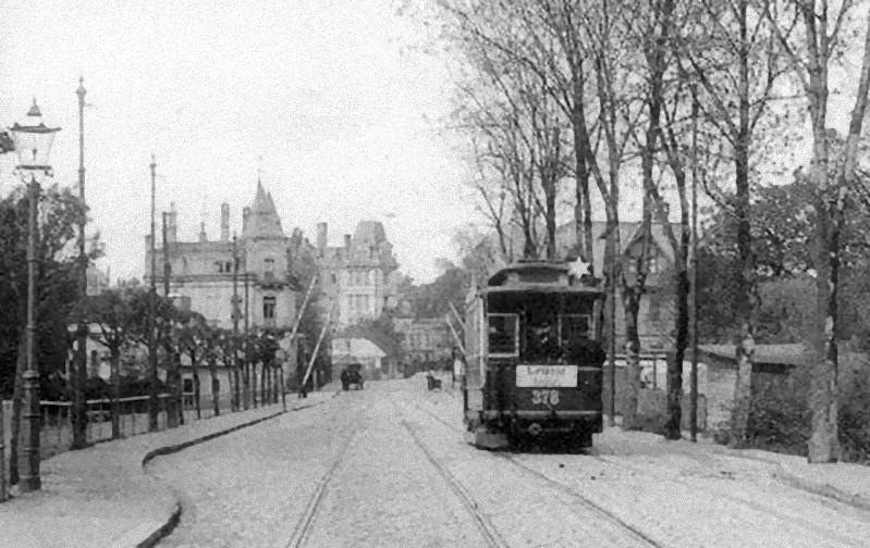 Die Koburger Straße in Leipzig um 1905, von der Coburger Brücke aus gesehen / Public Domain