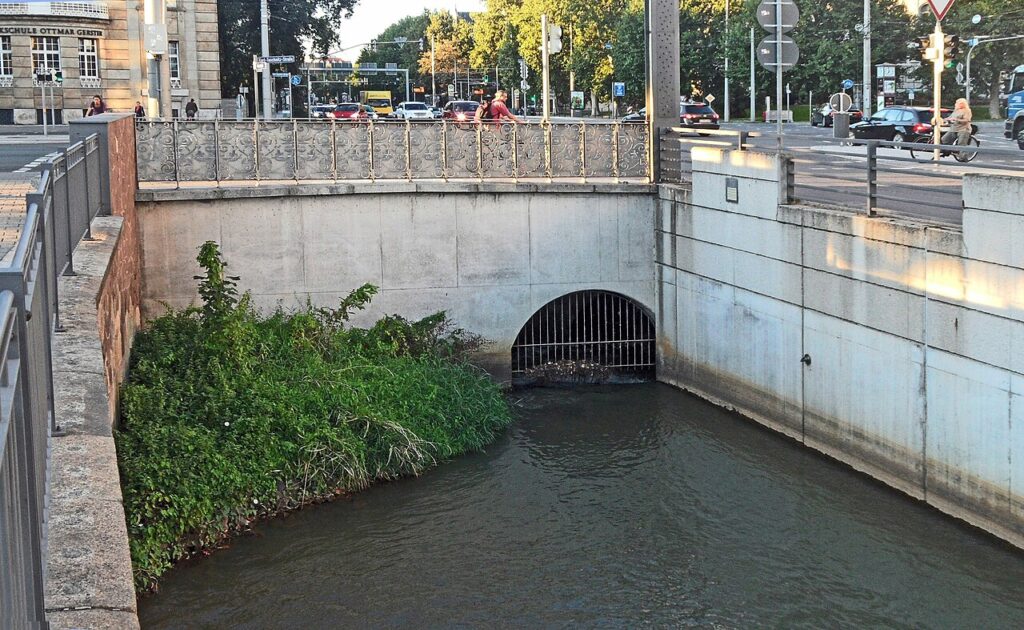 Wölbleitung statt der Brücke (2011)