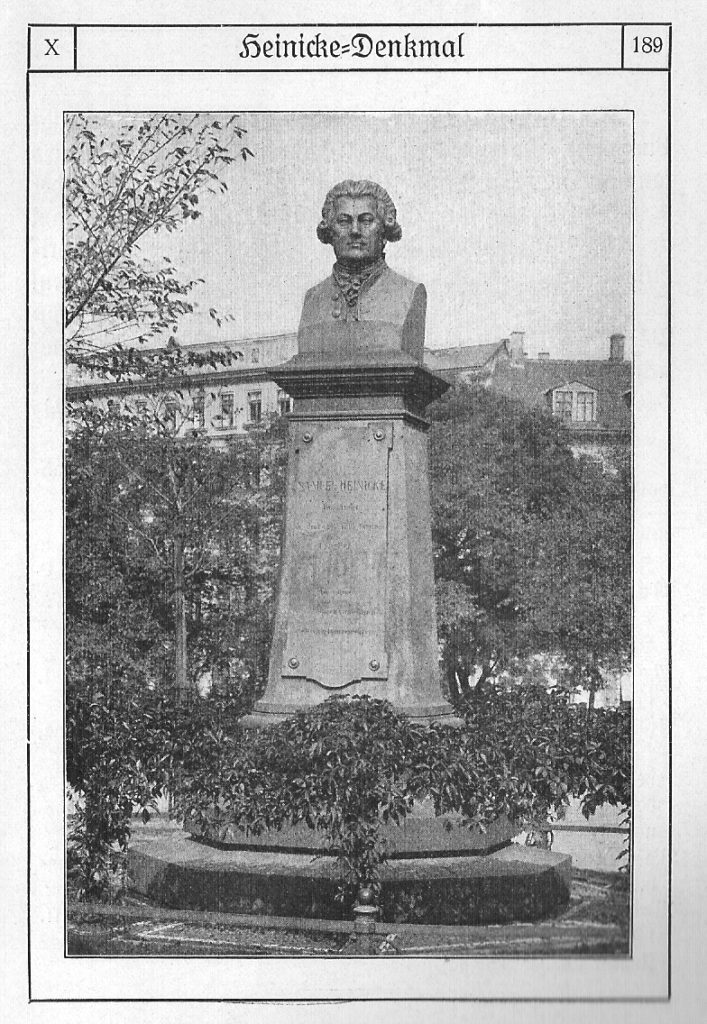 Heinicke-Denkmalan der Liebigstr., an dem von Anlagen umsäumten Kinderspielplatz hinter der Taubstummenanstalt. Max Eschner, Leipzigs Denkmäler, Otto Wigand 1910