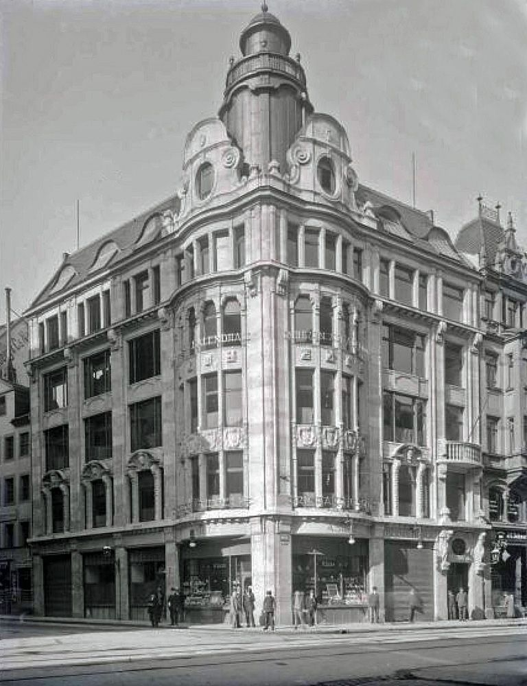 Gloecks Haus, 1925 / Public Domain